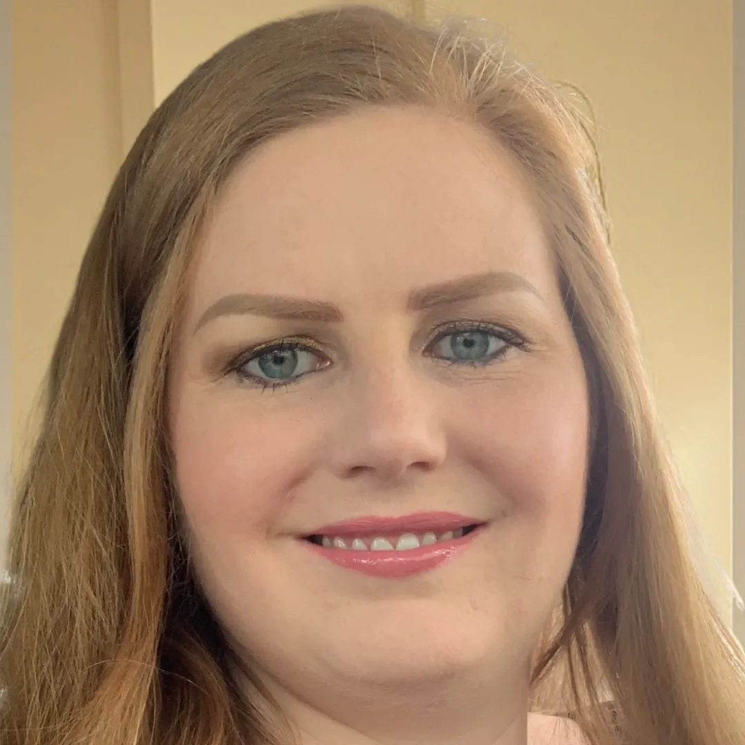 Sarah Kurash Headshot