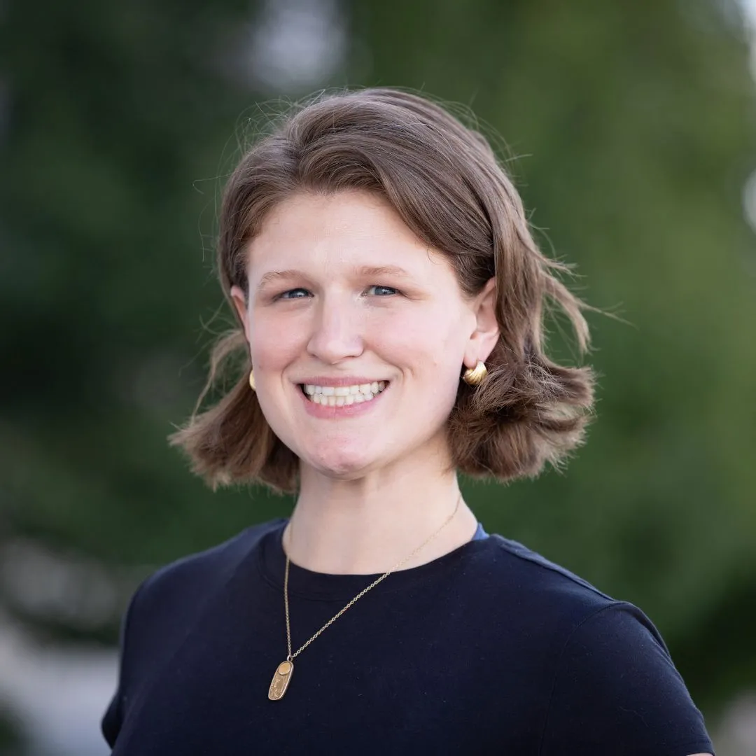 Emily Kulakowski Headshot
